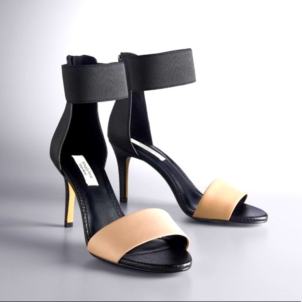 Simply Vera Black & Blush Ankle Strap Heels